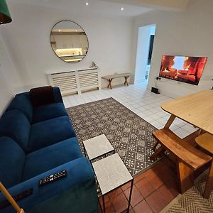 Appartement à 2 Chambres à Coucher