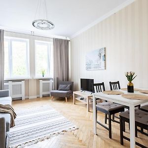 Appartement à 2 Chambres à Coucher