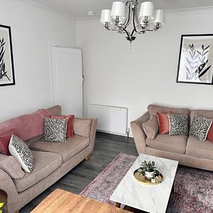 Appartement à 2 Chambres à Coucher