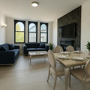 Appartement à 2 Chambres à Coucher
