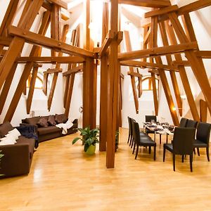 Appartement à 3 Chambres à Coucher