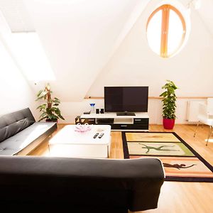 Appartement à 3 Chambres à Coucher