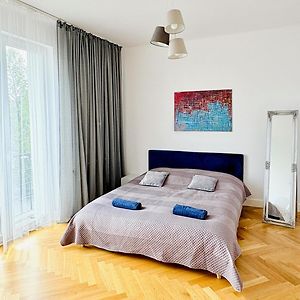 Appartement à 3 Chambres à Coucher