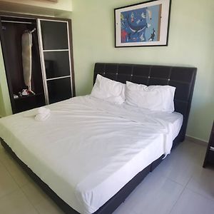 Appartement à 3 Chambres à Coucher