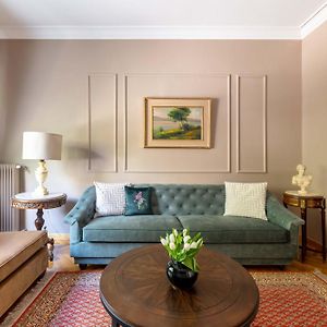 Exclusive Acropolis 4Bdr Large Residence