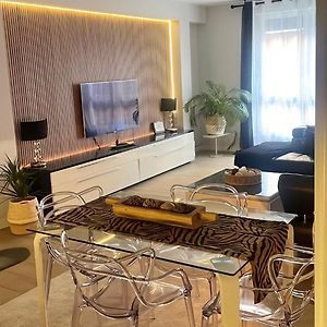 Appartement à 3 Chambres à Coucher