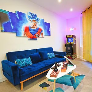 Ideal Pour Professionnels & Familles - Travail & Loisirs - Borne Arcade - Billard - Jeux Video - Wifi Fibre - Netflix & Disney Plus - Experience Unique - Jeu Bonus Offert !