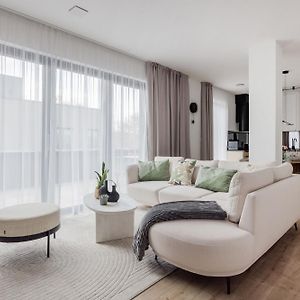 Appartement à 3 Chambres à Coucher