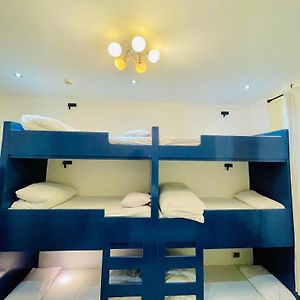 Dormitory Room Mixed