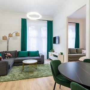 Appartement à 2 Chambres à Coucher