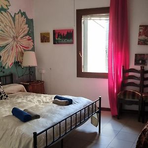 Very Central Artist Rooms