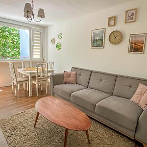 Komfortowy 3 Pokojowy Apartament Z Balkonem
