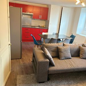 Appartement à 3 Chambres à Coucher