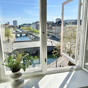 Appartement de Luxe à 4 Chambres à Coucher