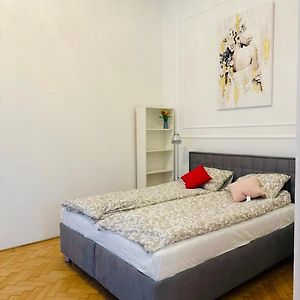 Appartement à 3 Chambres à Coucher