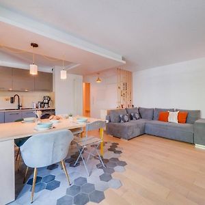 Appartement à 2 Chambres à Coucher