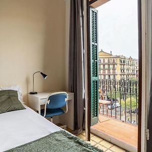 Appartement à 4 Chambres à Coucher