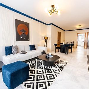 Appartement à 2 Chambres à Coucher