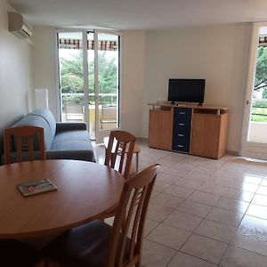 Fréjus plage T2, piscine, parking, plages à 200m