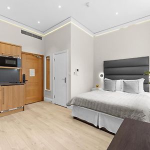 Studio de Luxe