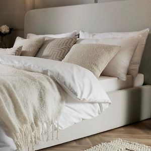 Chelsea Living Apartment
