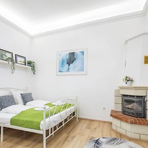 Central - Large And Comfy