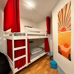 Dormitory Room Mixed