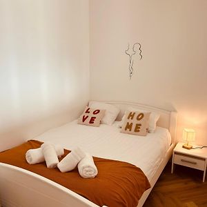 Agreable Studio Chantilly Avec Balcon Et Parking Securise