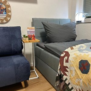 Studio Lit King-Size
