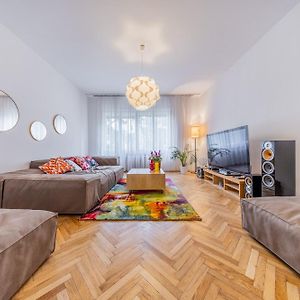 Appartement à 2 Chambres à Coucher