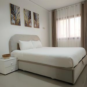 Appartement à 3 Chambres à Coucher