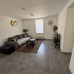 Appartement à 2 Chambres à Coucher