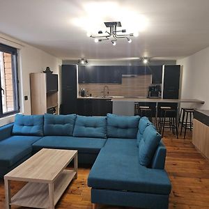 Appartement à 3 Chambres à Coucher