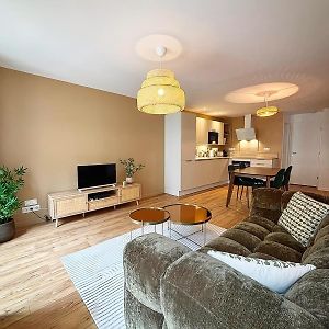 Appartement à 2 Chambres à Coucher