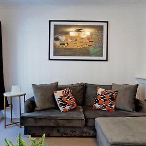 Appartement à 2 Chambres à Coucher