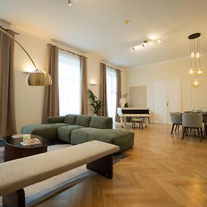 Appartement à 3 Chambres à Coucher