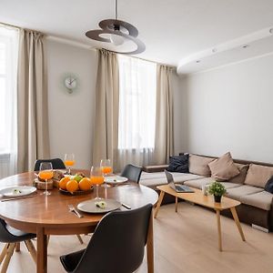 Appartement de Luxe à 2 Chambres à Coucher