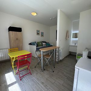 Studio Lit King-Size