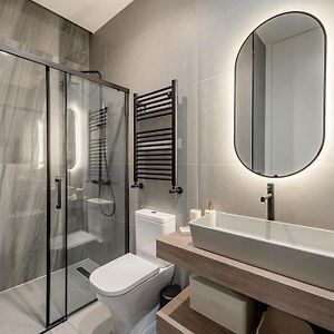 Appartement de Luxe à 2 Chambres à Coucher