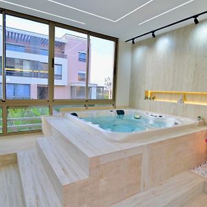 Appartement à 3 Chambres à Coucher