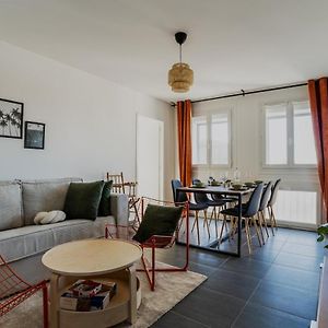 Appartement à 2 Chambres à Coucher