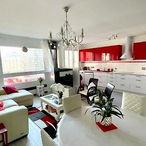 Appartement à 2 Chambres à Coucher