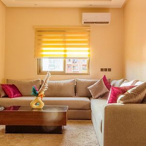 Appartement à 2 Chambres à Coucher