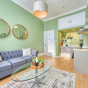 Appartement à 3 Chambres à Coucher