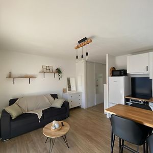 Studio Lit King-Size