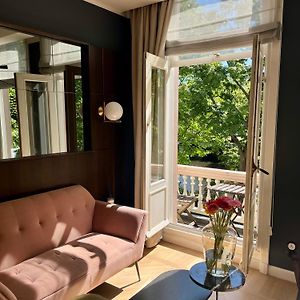 Spinoza Suites