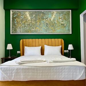 Olympian Zeus Apartments