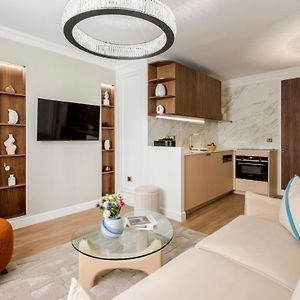 Appartement à 2 Chambres à Coucher