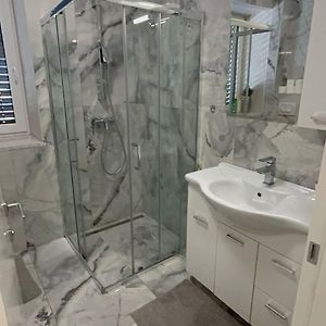Appartement de Luxe à 2 Chambres à Coucher