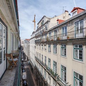 Central Bedroom In Shared House In Chiado - Historic Center Of Lisbon